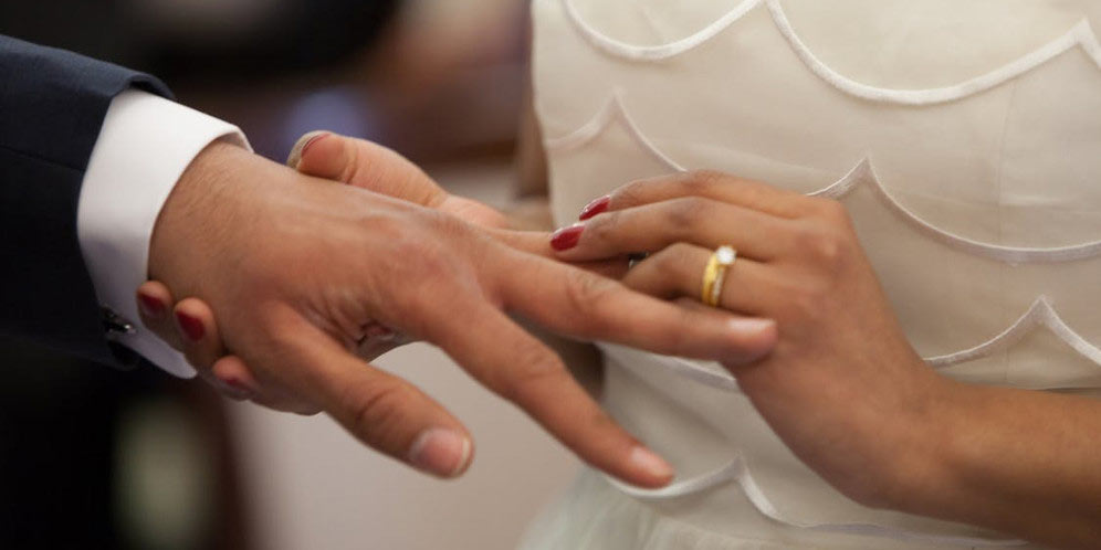 Inspiratif! Kisah Nyata Cowok Bergaji Super Kecil Bisa Nikah Di Usia Ideal